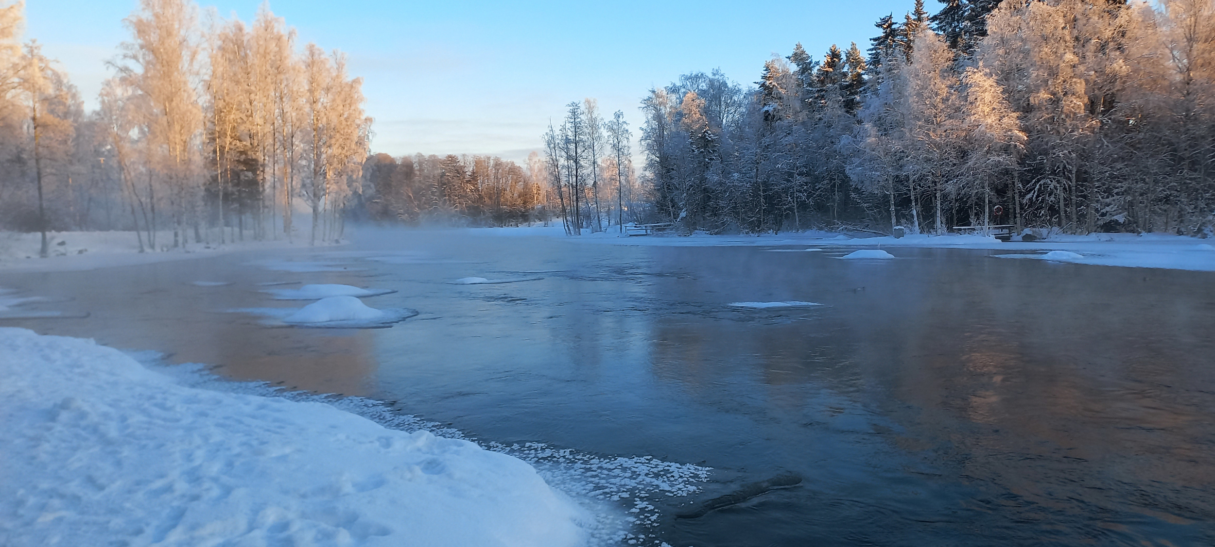 Lempäälän Herralanvuolle ei jäädy kovillakaan pakkasilla.
