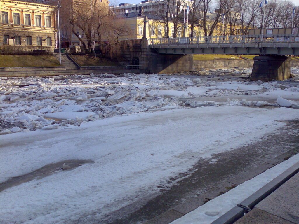 jäänlähtö Auransillan alla