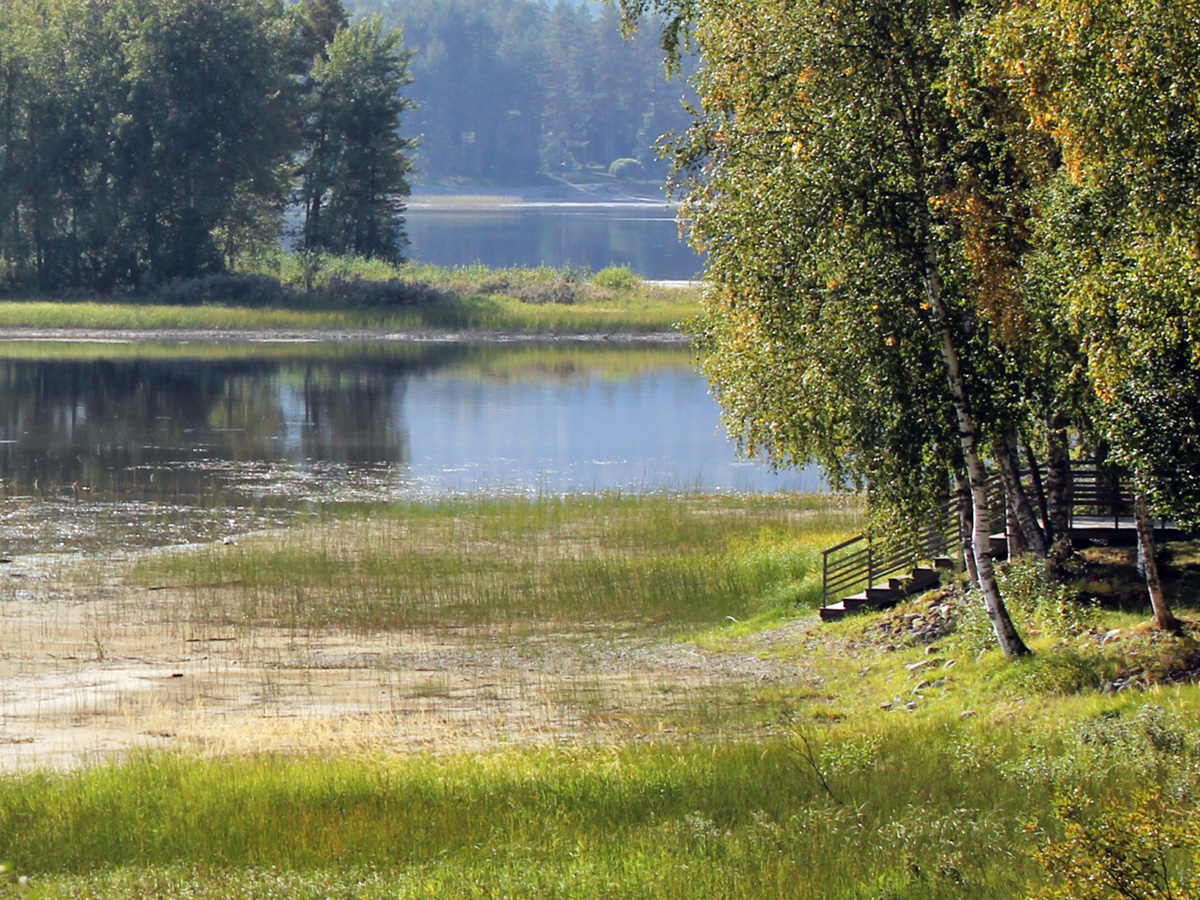 Vesi on karannut uimarannalta.